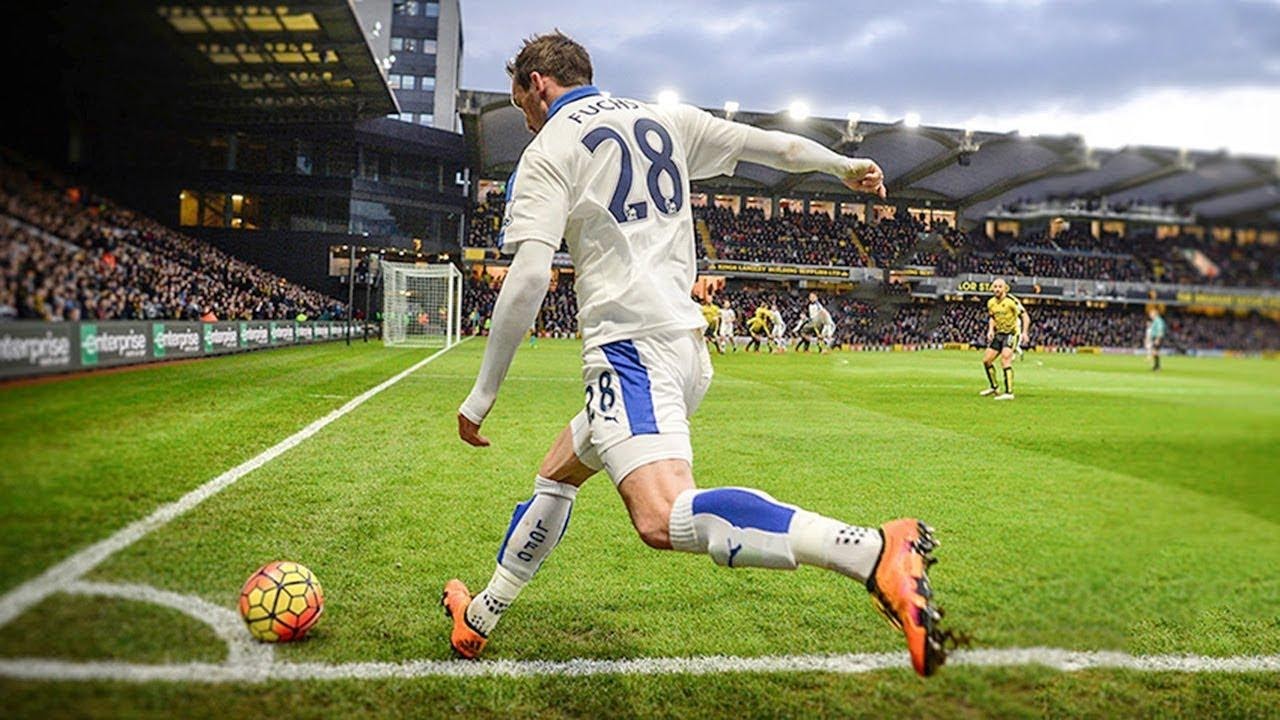 Chú ý đến các yếu tố đội hình, thời tiết và điều kiện sân bãi